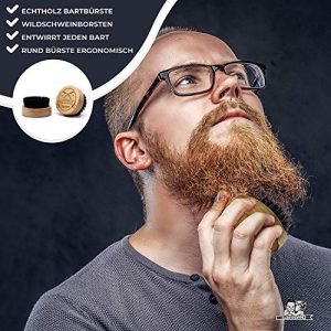 Mehr über den Artikel erfahren Bart kämmen: Wie oft und womit?